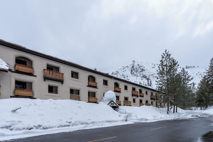 Hotel 53 of 55