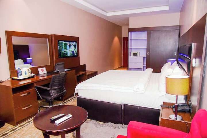 Room 7 of 61