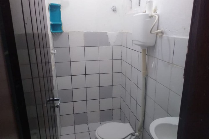 Room 16 of 27