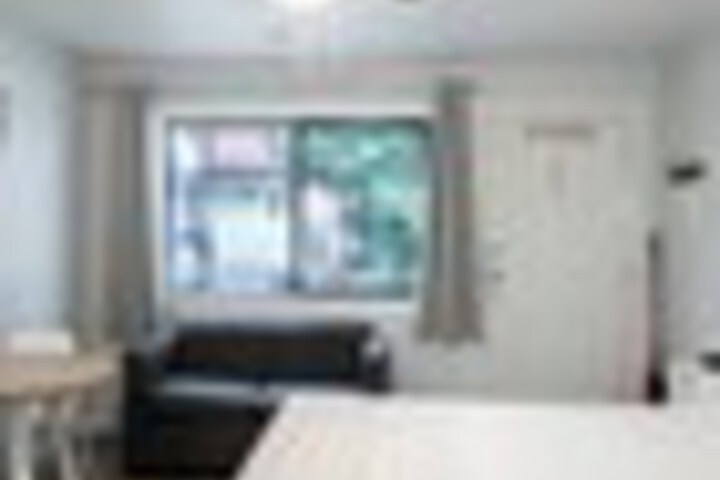 Room 50 of 147