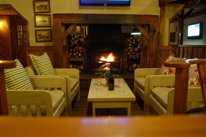 Lounge 115 of 143