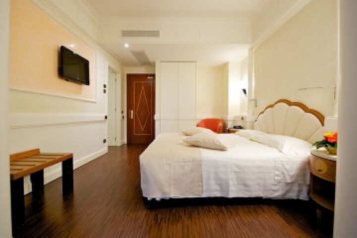 Room 19 of 70