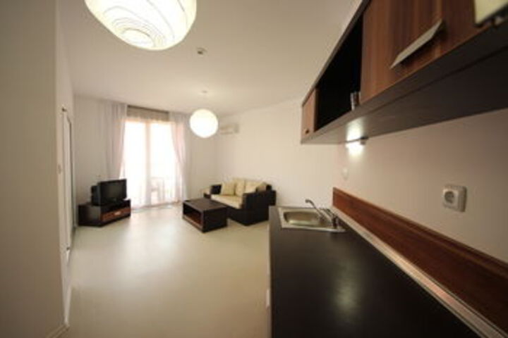 Room 73 of 153