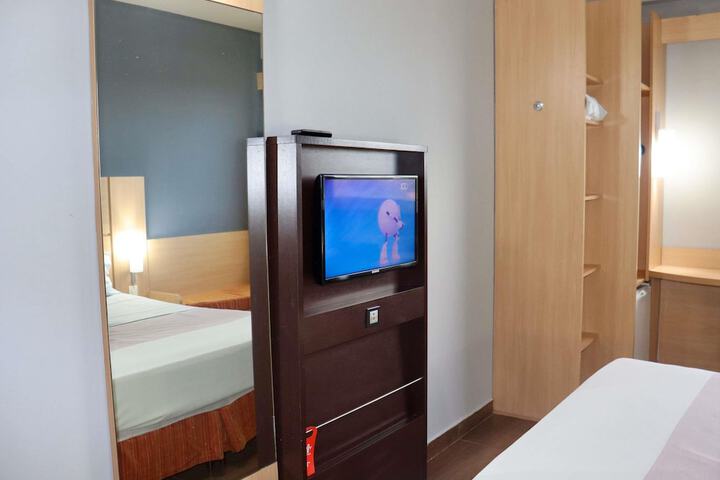 Room 15 of 62