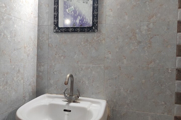 Room 18 of 25