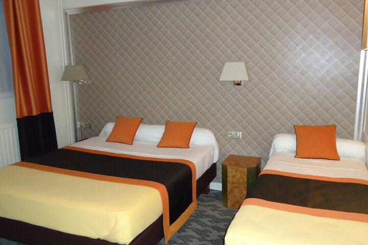 Room 10 of 50