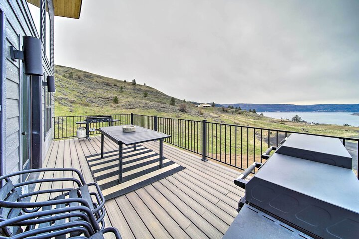 Modern Davenport Home w / Water View & Grill!
