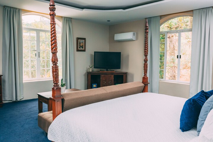 Room 4 of 51