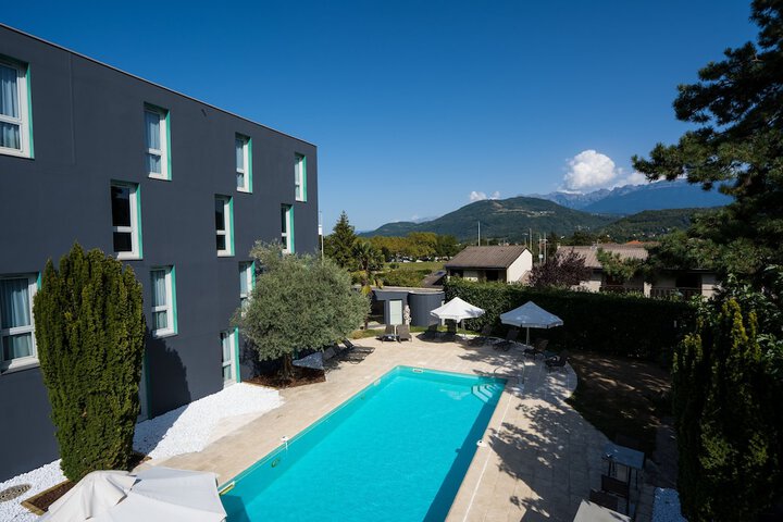 Hotel Pool