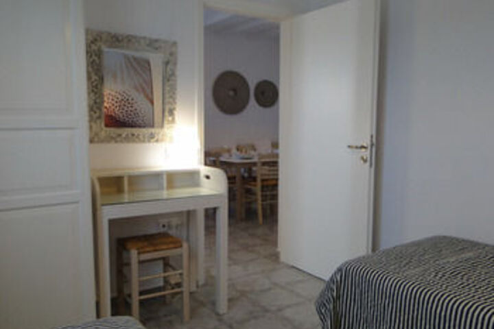 Room 28 of 39