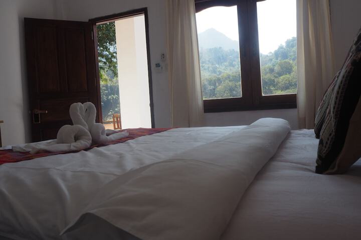 Room 18 of 28
