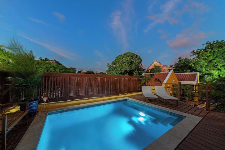 Pool 51 of 79