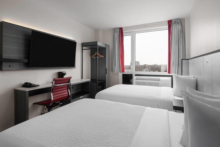 Room 17 of 30