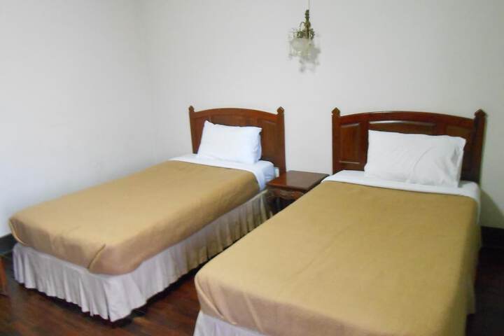 Room 12 of 25
