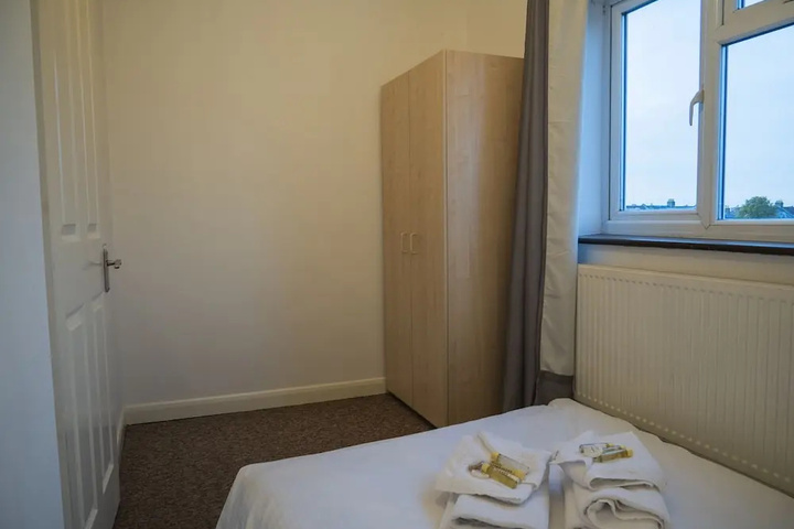 Room 3 of 16