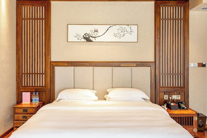 Room 26 of 155