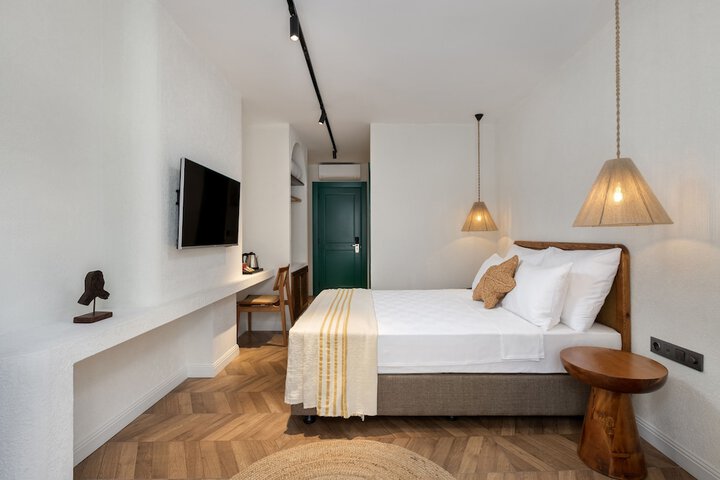 Room 18 of 43