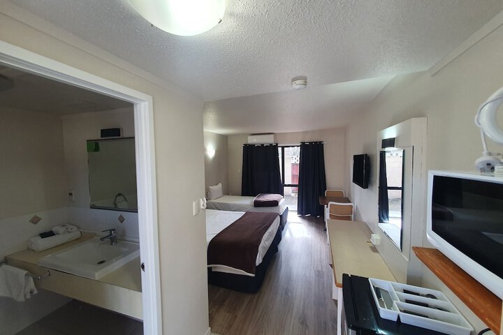 Room 15 of 36