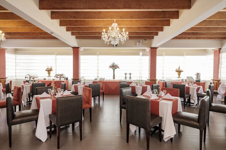 Dining 47 of 64