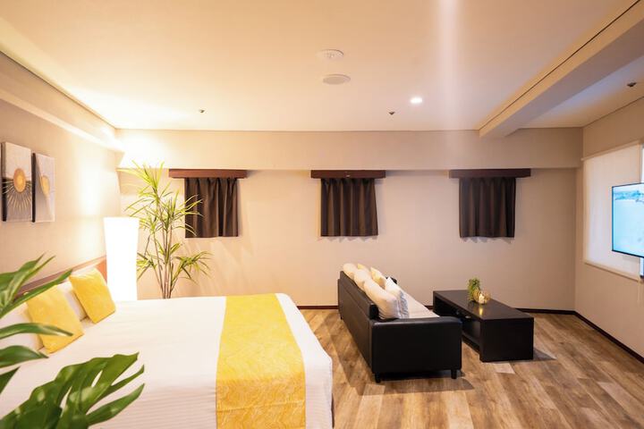 Room 6 of 23