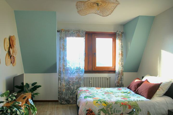 Room 16 of 23