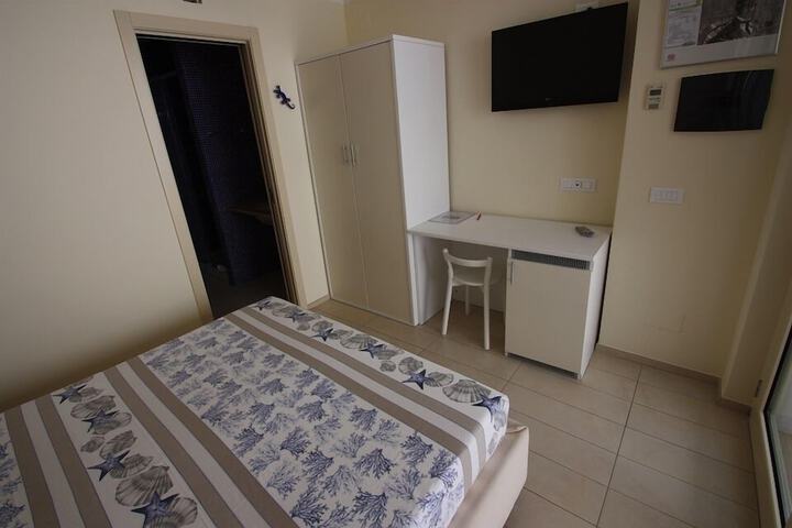 Room 26 of 39