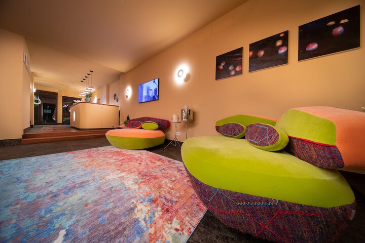 Hotel Interior 9 of 153