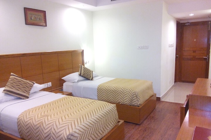 Room 9 of 30