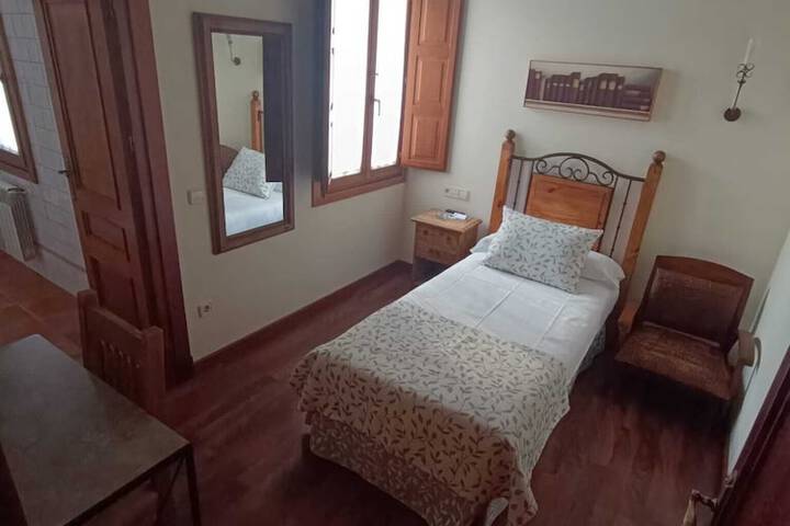 Room 6 of 40
