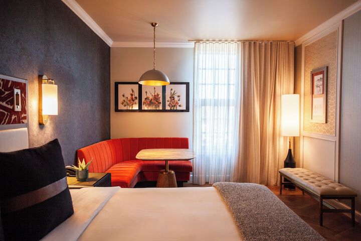 Room 36 of 60