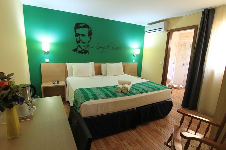 Room 14 of 42