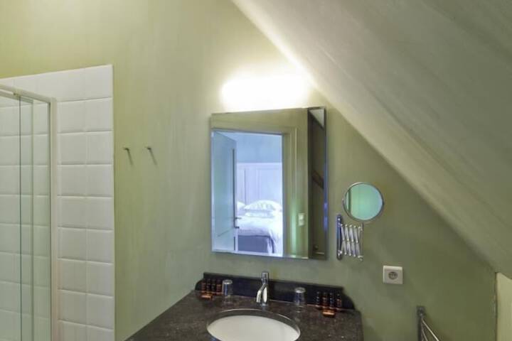 Room 20 of 40