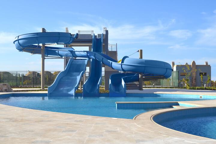 Pool 15 of 35