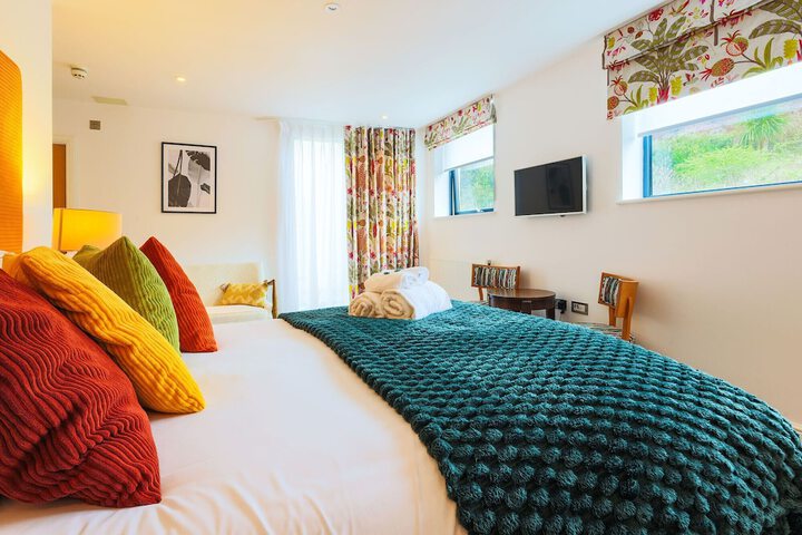 Room 92 of 283