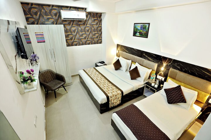 Room 30 of 42