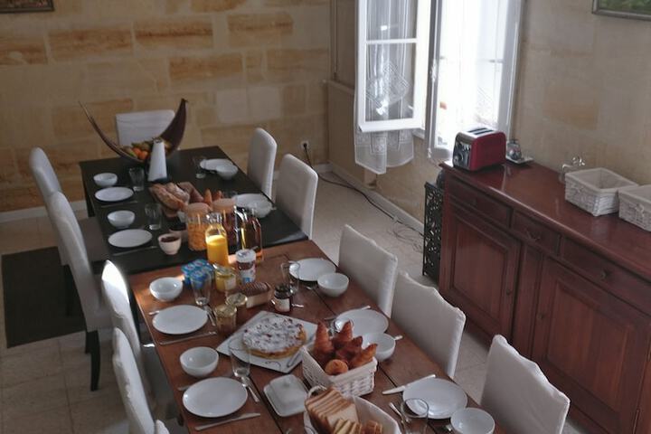 Breakfast area