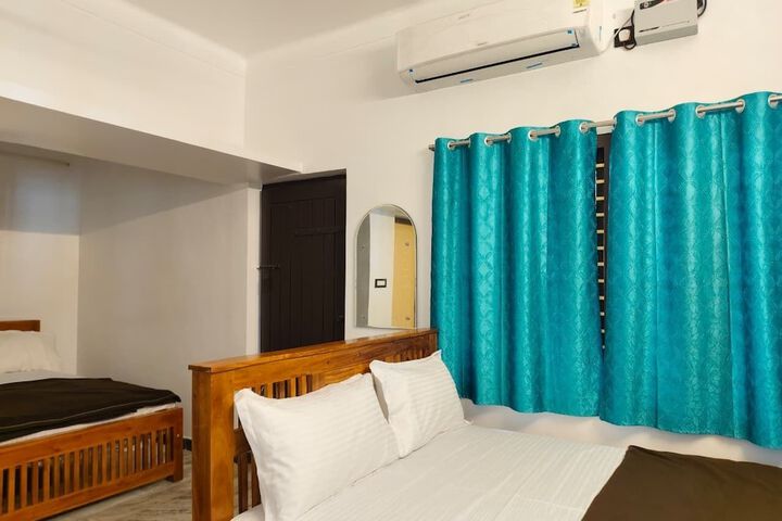 Room 16 of 40