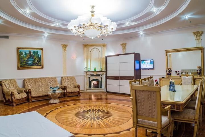 Room 14 of 19