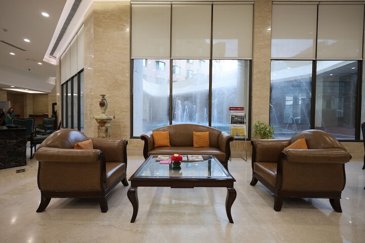 Entrance & Lobby