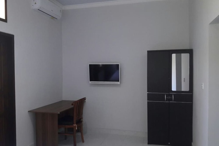 Room 10 of 11