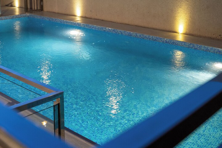 Pool 10 of 12