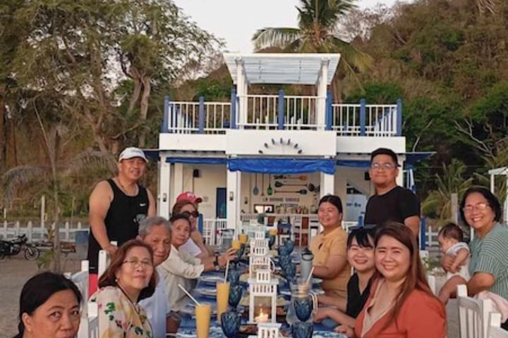 Dining 8 of 15