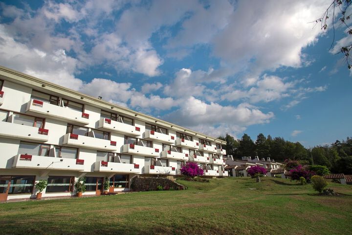 Exterior of DAcosta Hotel Sochagota