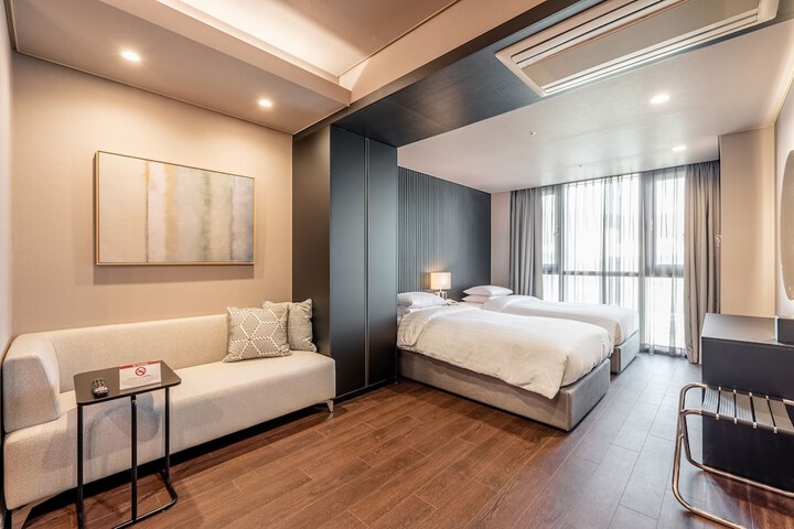 Room 20 of 82