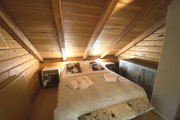 Room 8 of 26