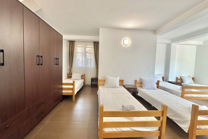 Room 49 of 73