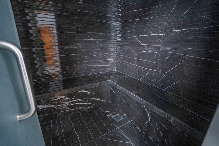 Room 14 of 24