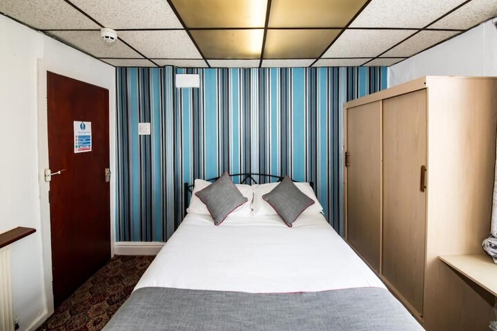 Room 3 of 19