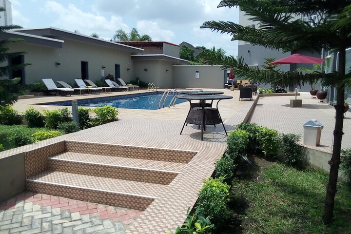 Pool 21 of 37