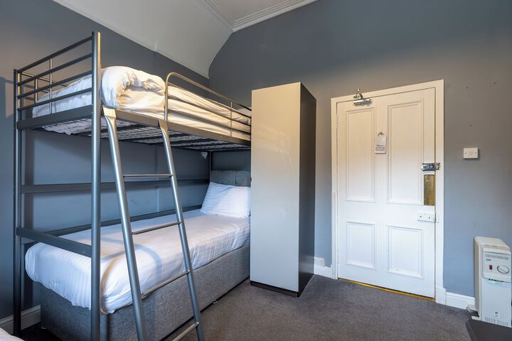 Room 28 of 51